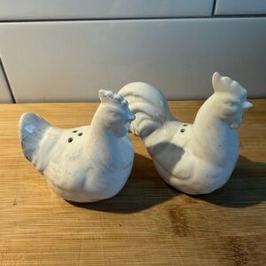 SALT & PEPPER - Novelty pair of Rooster & Hen!
porcelain -intricate-collectable